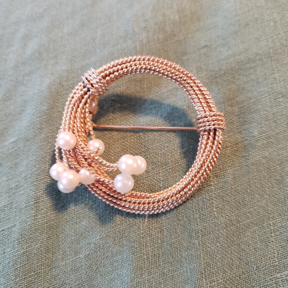Vintage brooch pin